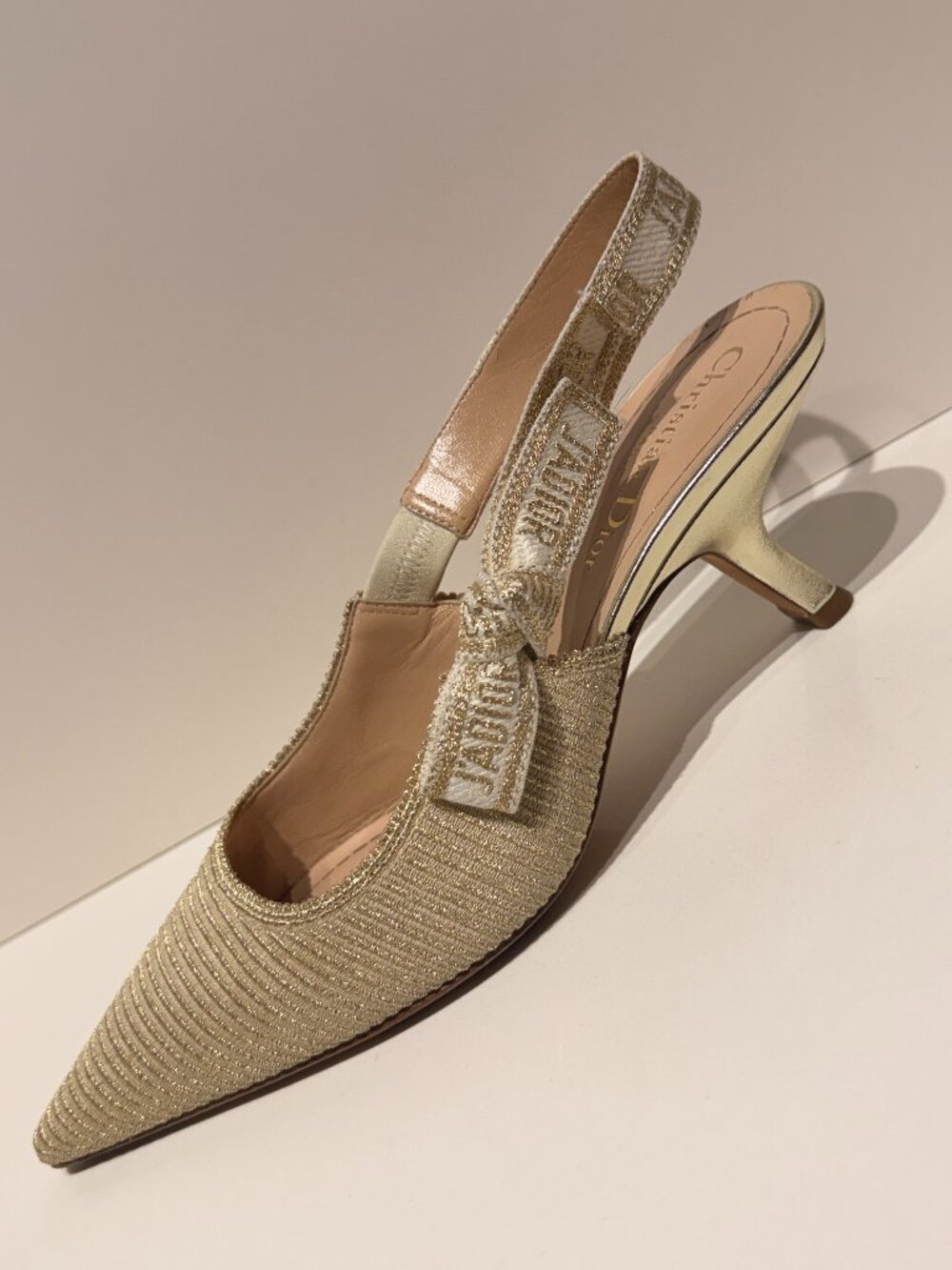 J'Adior Pump Gold-Tone Cotton Embroidered w. Metallic Threads and Strass - EU38